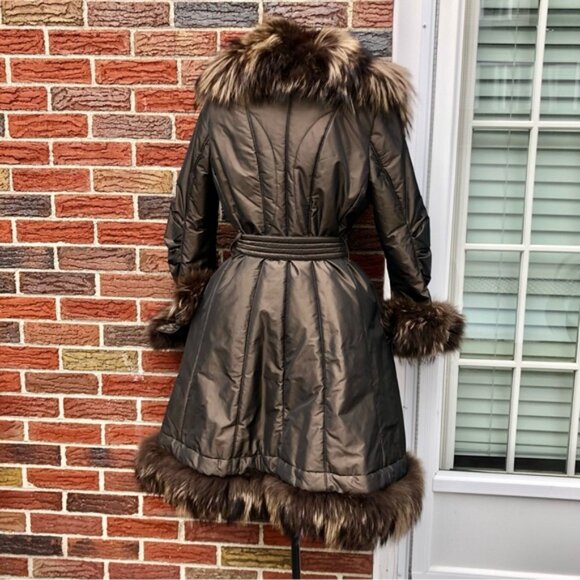 Real Raccoon Fur Princess Coat. - Picture 4 of 7